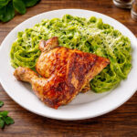 1/4 de pollo + fetuccini al pesto